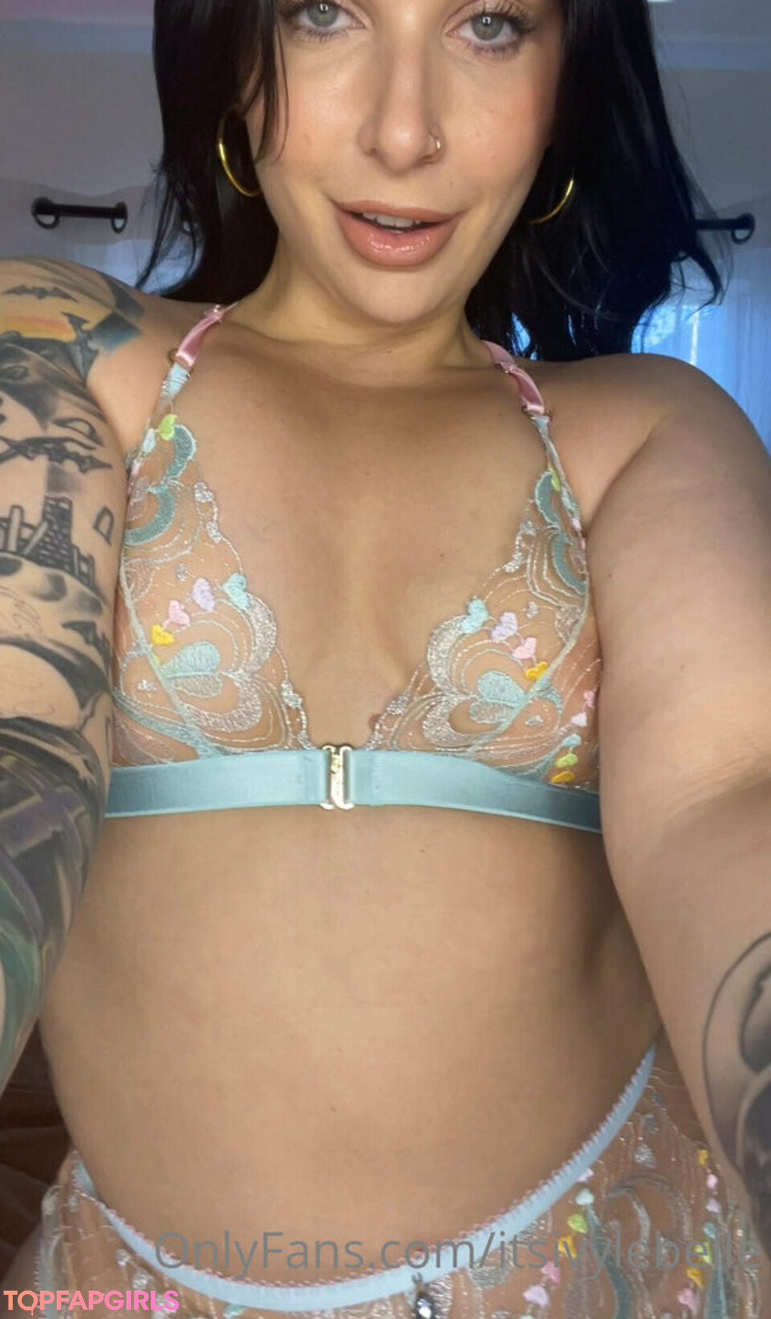 curvy xxx onlyfans nude images