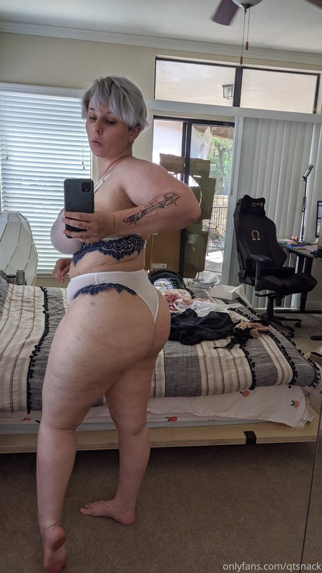 QTsnack pornstar sex image