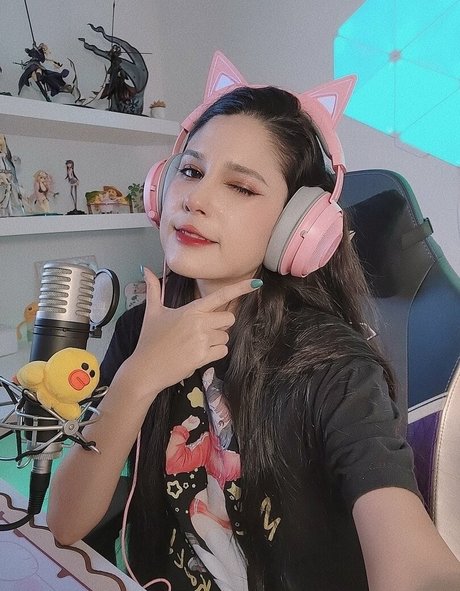 JeanWanWan top profile image