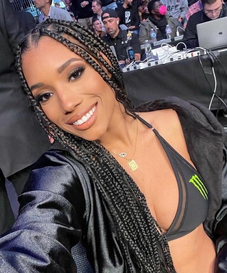 Brookliyn Wren model adult pic