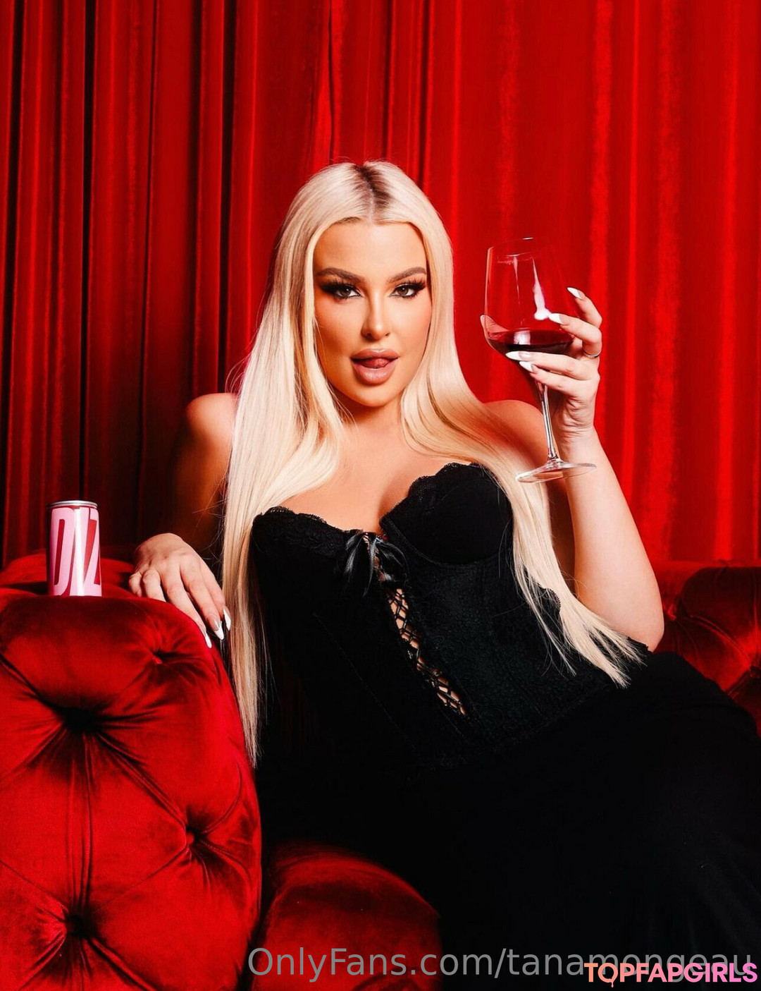 Tana Mongeau pornstar hd pictures