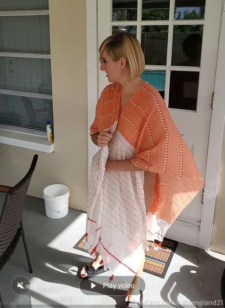 busty teen onlyfans pornographic images