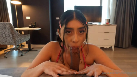 Violet Myers top profile image