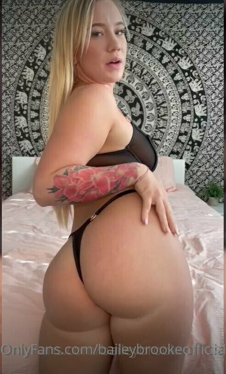 Bailey Brooke nude pornstar image