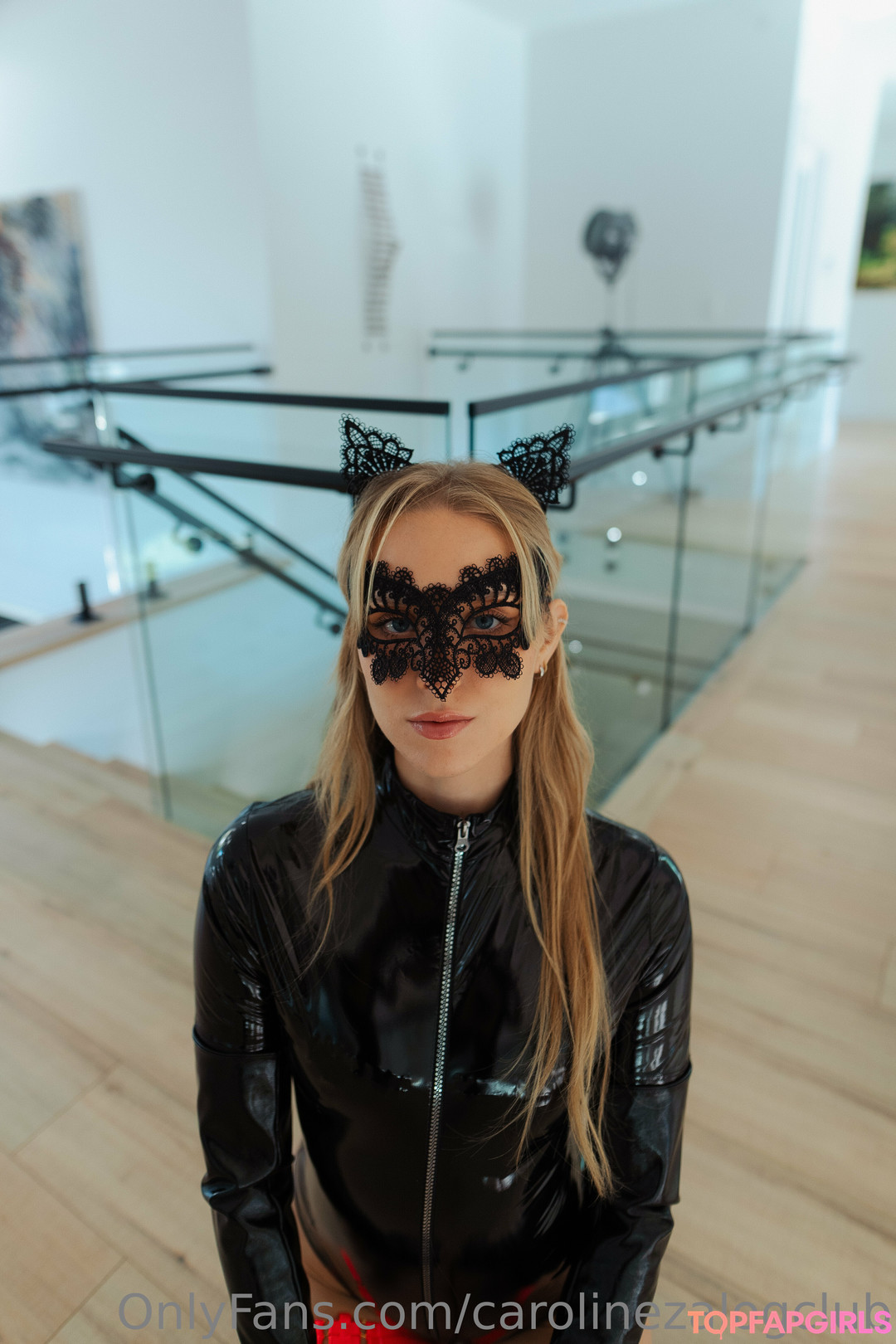 Caroline Zalog top profile image