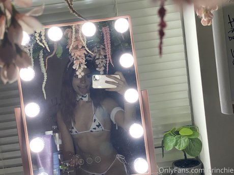 Grinchie pornstar exclusive photo