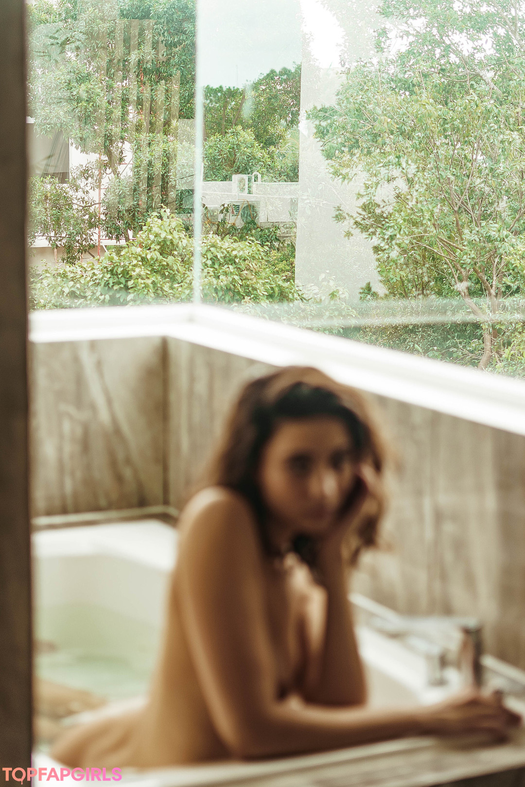 Ari naked star archive