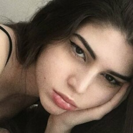 Peusche model adult pics