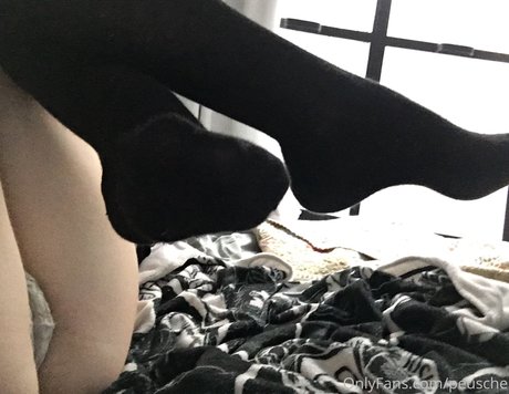 Peusche adult model image