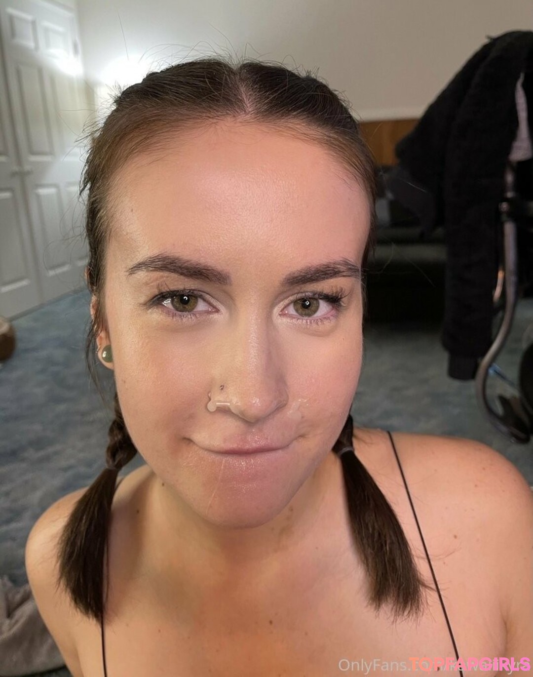 kitten kyra naked model image