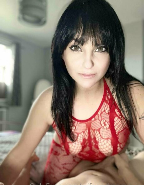 wife and mama vip model adult gallery