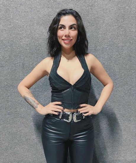 naked milf onlyfans pretty pic