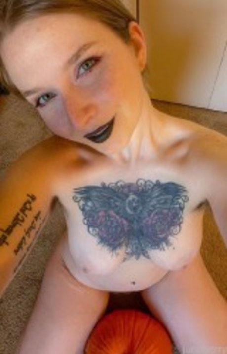 June Berry star hot pictures