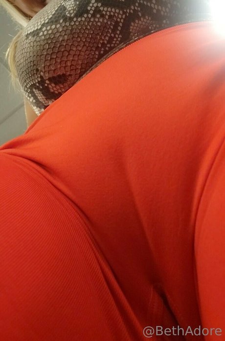 BethAdore pornographic star galleries