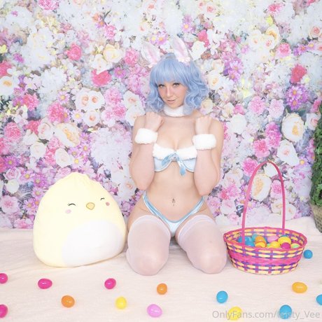 Feisty Vee model erotic photo