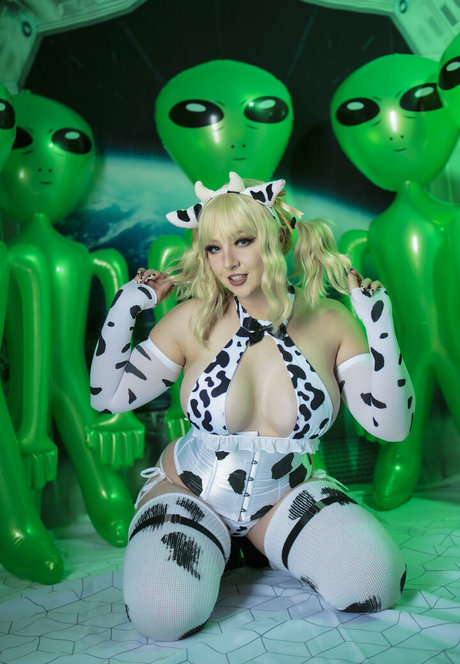 Feisty Vee nudes pornstar images