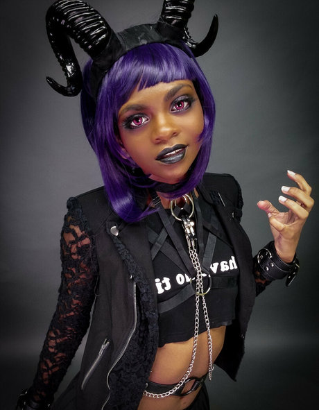 Chibella Chan erotic model pictures