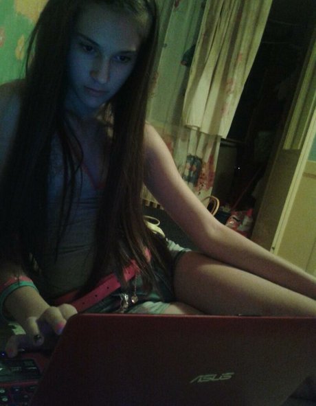 Tinche Bre model sexy photos