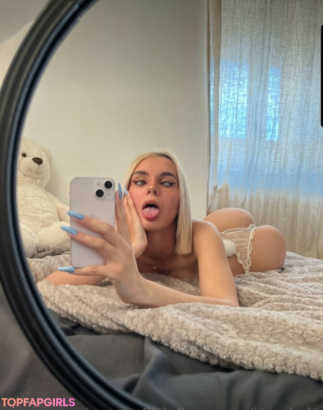 Lina Hsly pornstar art photos