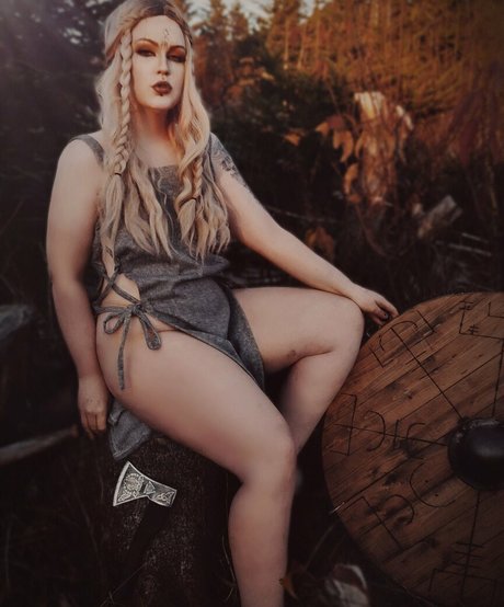 Michelle Nicoletiley pornstar hd photo