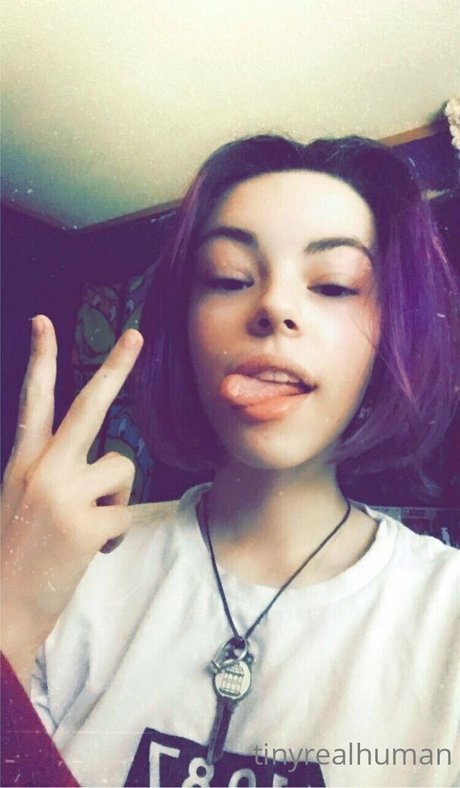 tinyrealhuman erotic model galleries