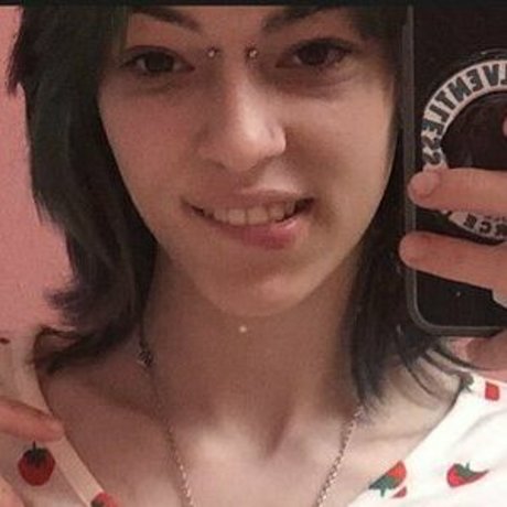 tinyrealhuman star naked img