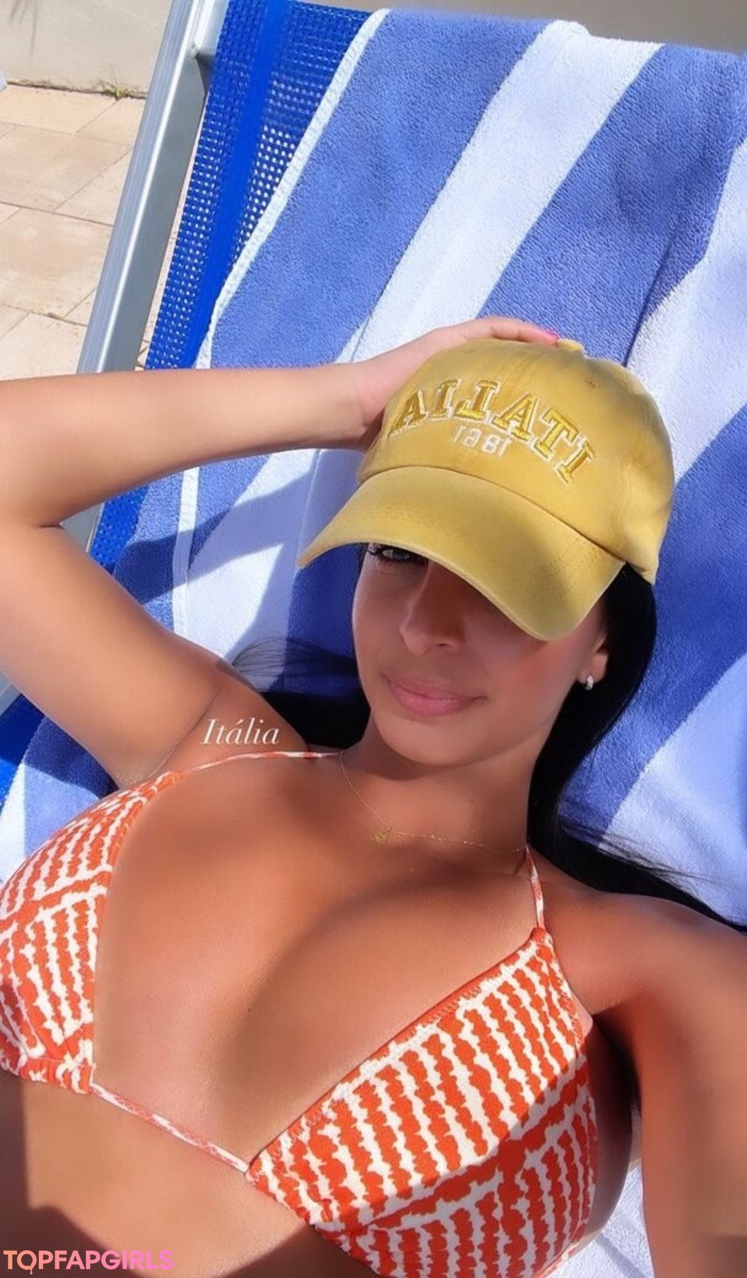 Christina Esposito top profile image