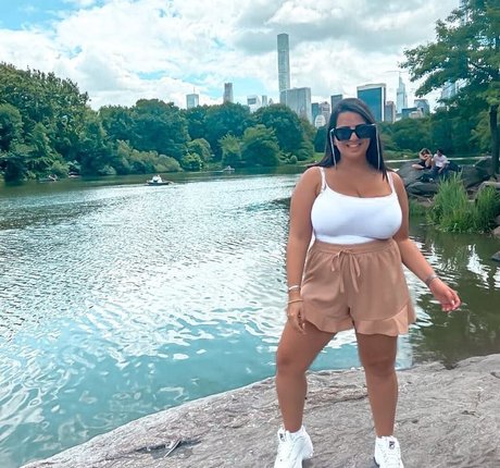 Sapir Sol hd actress photo