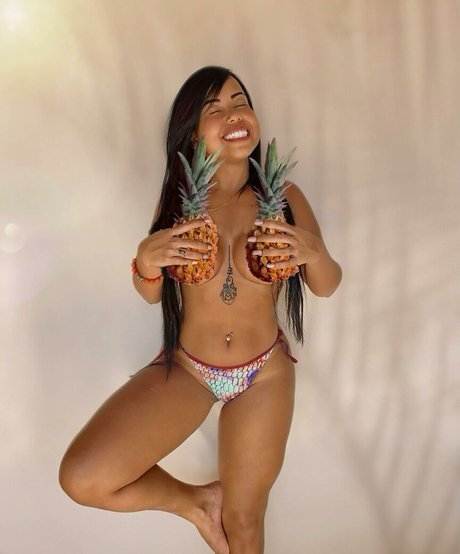 Tatiane Keelly sexy pornstar pics