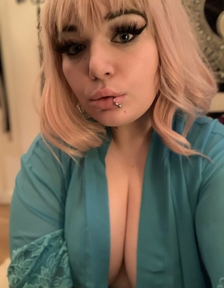 lexxiblakkfree erotic model img