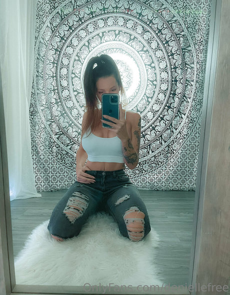 deniellefree pornstar art picture