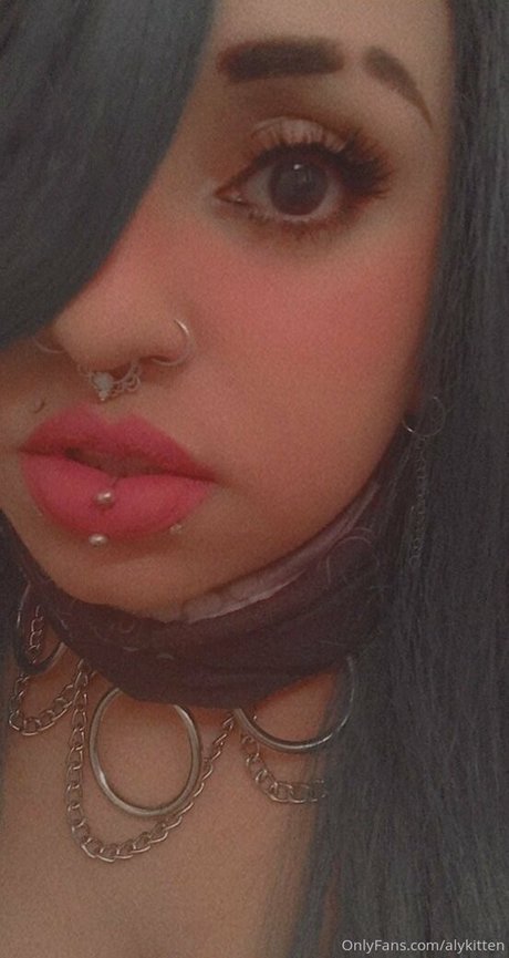 raeraejiggles nudes actress archive