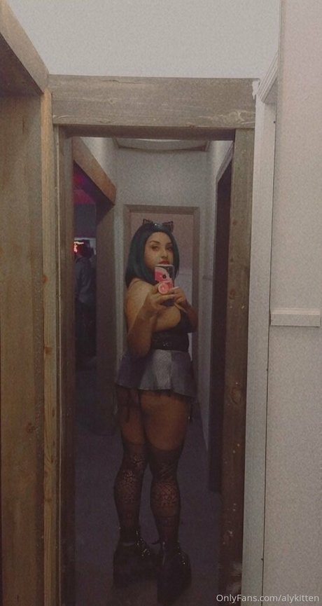 raeraejiggles star xxx photo