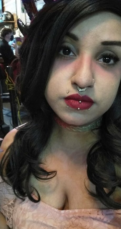 raeraejiggles nice actress picture