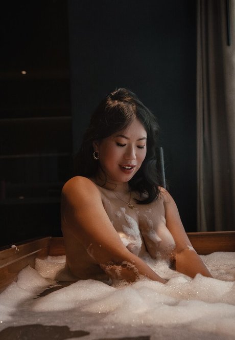 Josie Qu nude actress picture