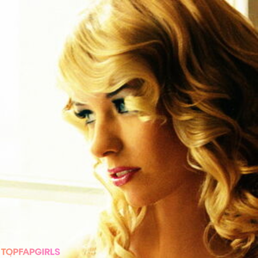 Annica Hansen star exclusive photo