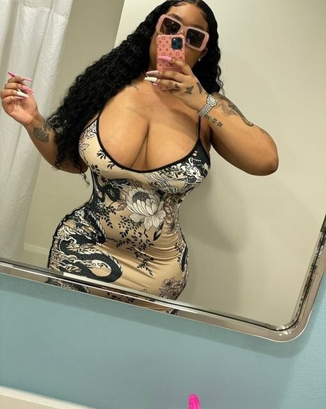 kinkykior model top images