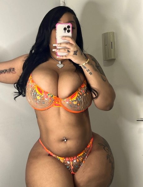 kinkykior top profile image