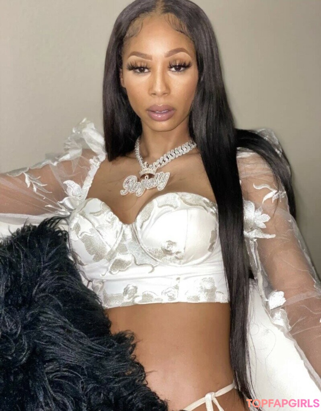 royalty24kt adult model pictures
