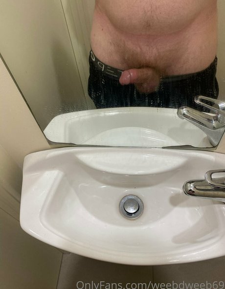 weebdweeb69 nudes model picture