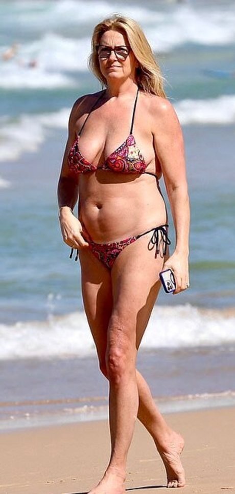 Penny Lancaster nude star pic