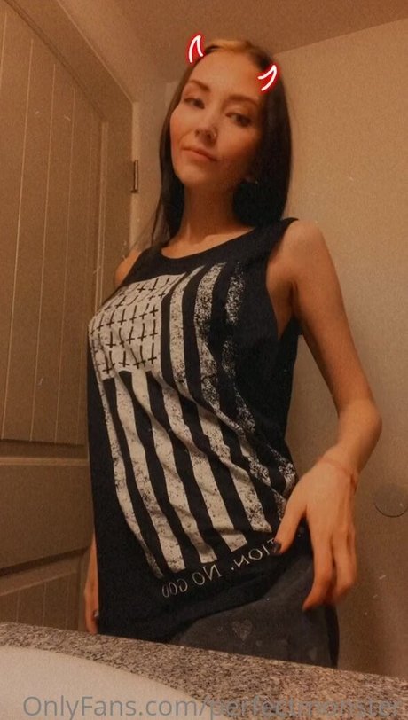 teen natural tits onlyfans nude img