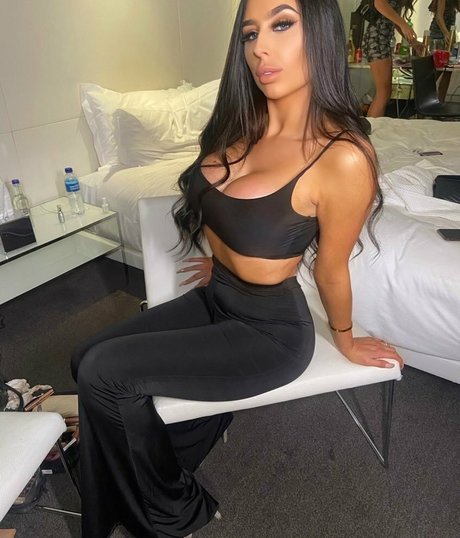 Hayley Maye adult star photo