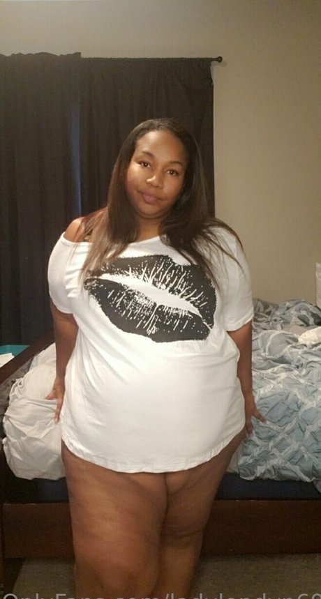 ladylondyn69 pretty model pic