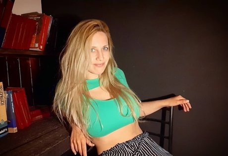 curvy lesbian onlyfans nice img