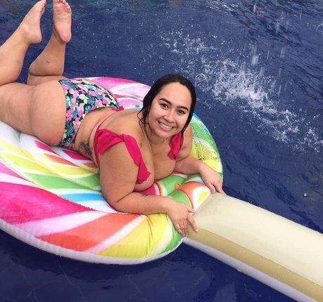 Erica Blaalz star top picture