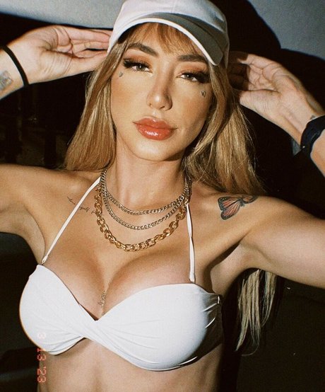 Nicole Louise perfect actress photos