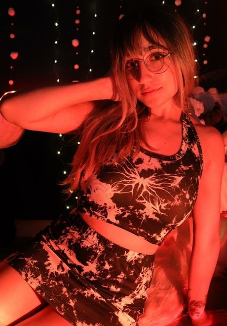 Maya ASMR star sexy image