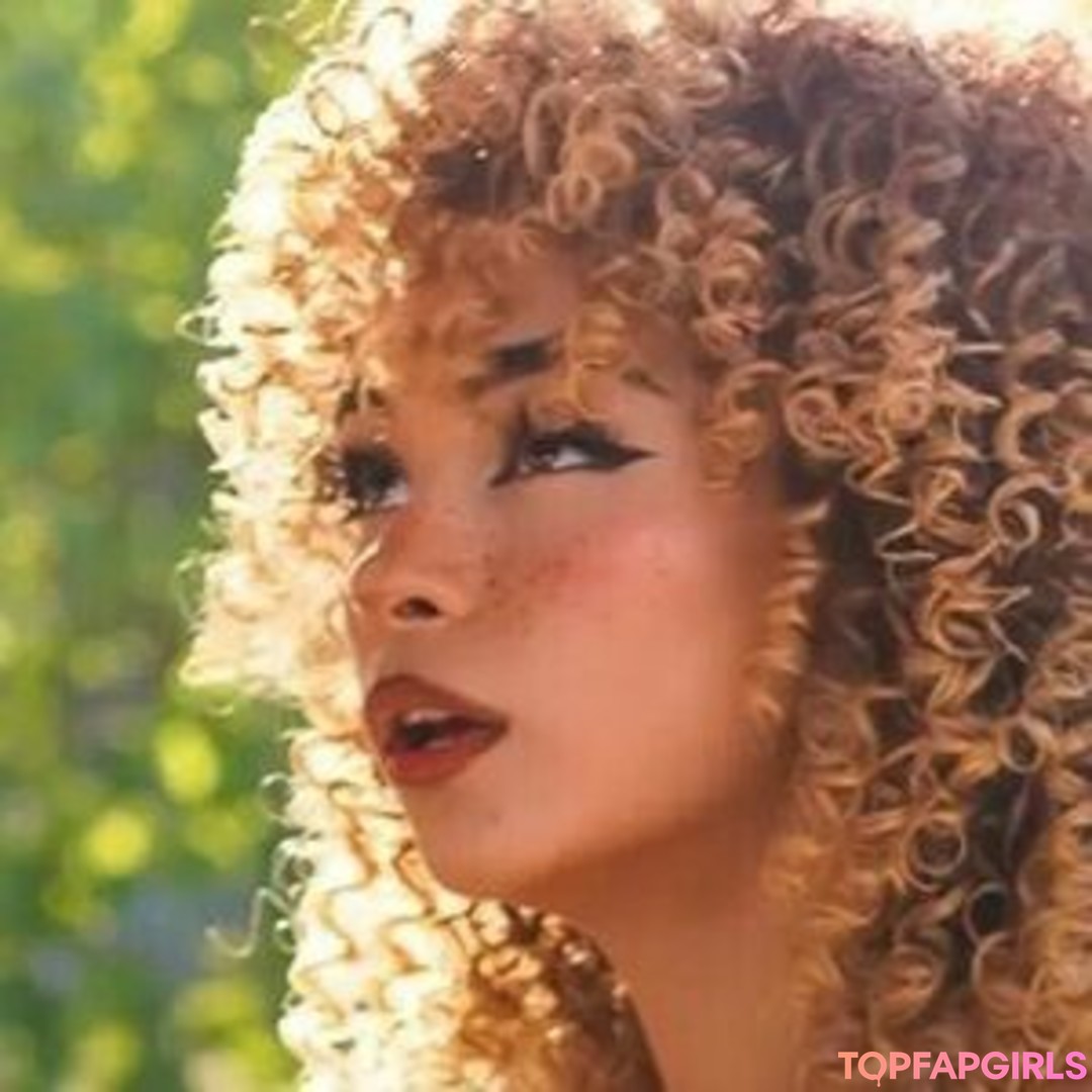 Kiara Peach pornstar hd photo