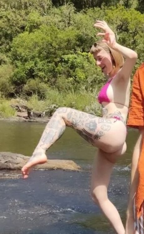 Laura Fernandes exclusive star archive